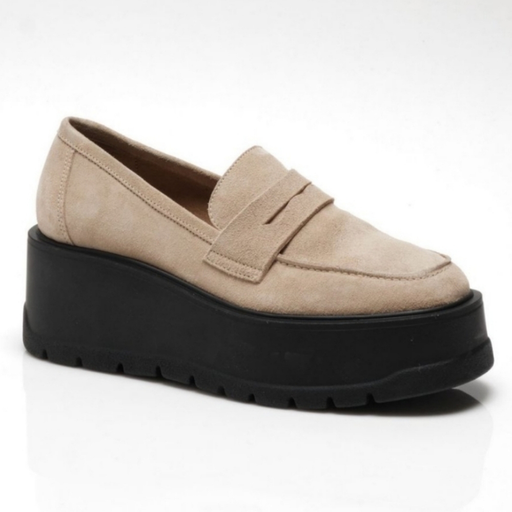 Free People (Cappuccino Beige) Platform Loafers. NWOB